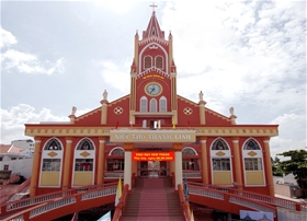 Nhà thờ giáo xứ Thánh Linh, Giáo hạt Thủ Thiêm: 9 Đình Phong Phú, Phường Tăng Nhơn Phú B, thành phố Thủ Đức