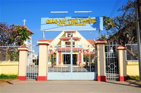 Nhà thờ giáo xứ Thủ Thiêm, Giáo hạt Thủ Thiêm: 58 Nguyễn Thiện Thành, Phường Thủ Thiêm, thành phố Thủ Đức