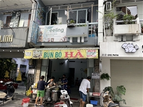 Quán bún bò Hà: 483/8 Lê Văn Sỹ, Phường 12, Quận 3, thành phố Hồ Chí Minh
