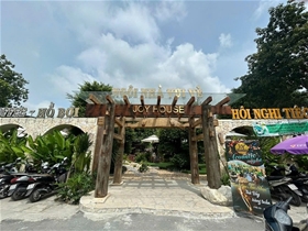 Quán cà phê JOY HOUSE: 485 Hà Huy Giáp, Thạnh Lộc, Quận 12