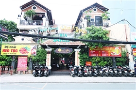 Nhà hàng Quán Ngon: 308 Lê Văn Sỹ, Phường 1, Tân Bình