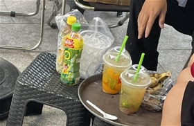 Ngồi lại – Nhưng vẫn tiêu dùng như đang mang đi?