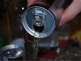 Thiếu nước uống trong trường học khiến học sinh dễ... béo phì