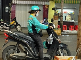 Người Mẹ Shipper – Câu chuyện về sự kiên cường